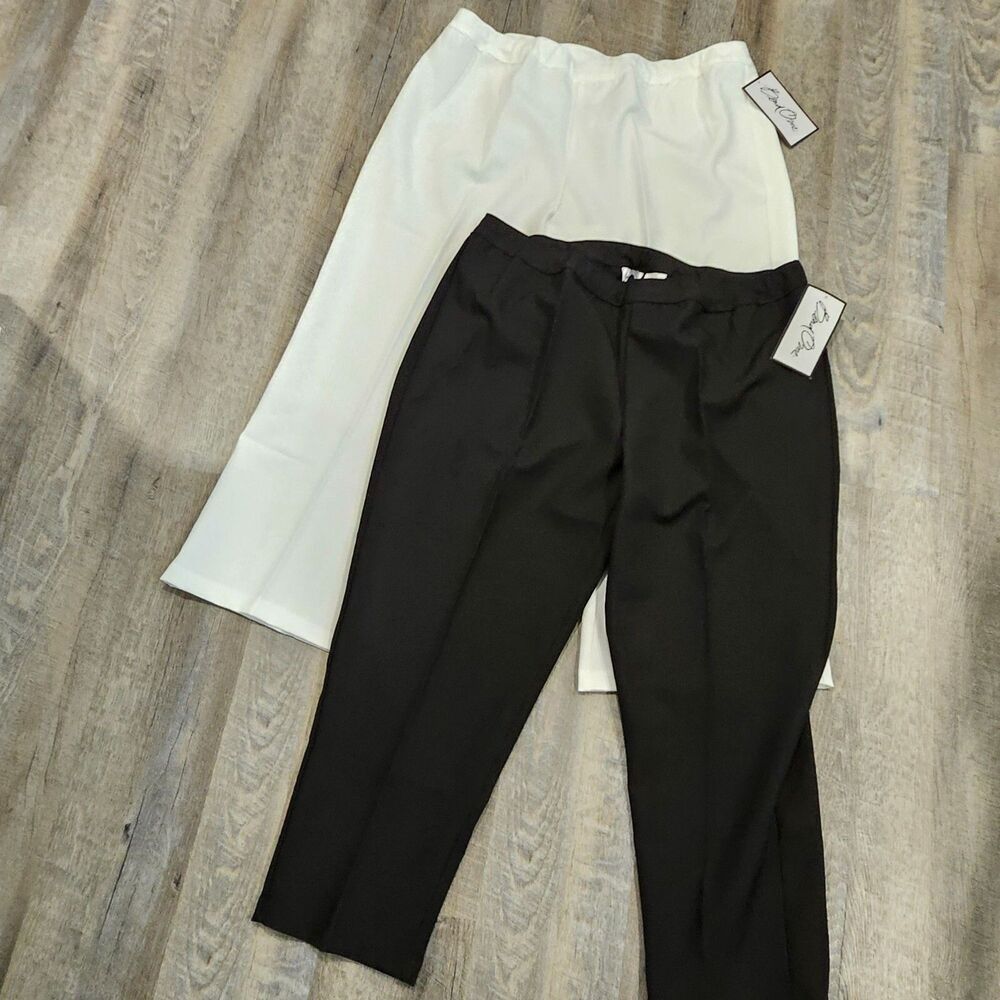 Lot of 2 Bend Over Smooth Elastic Women's Black and White Pants NWT Size 24WP